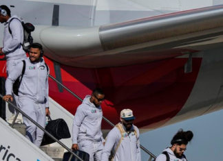 Chiefs, Eagles land in Phoenix, prepare for Super Bowl 57