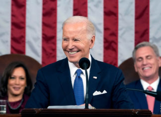 El presidente Biden provoca sonrisas, vapuleos y expectativas
