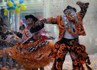 Inicia carnaval andino de Bolivia con más de cien bandas