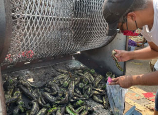 Nuevo México sopesa que chile verde asado sea aroma oficial