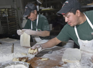 Número de latinos que migran a EE. UU. con un negocio creció un 34 % en 2 años