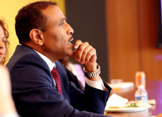 Philadelphia School Superintendent Visits Esperanza