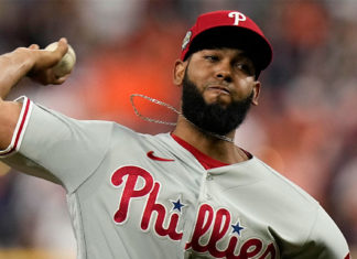 Phillies sign RHP Domínguez to 2-year contract extension