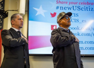 Veteranos obtienen ciudadanía de EE. UU. tras décadas deportados en México