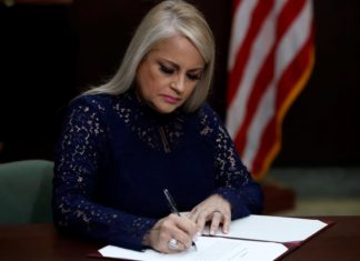 Citan a exgobernadora de Puerto Rico a vista cameral de pesquisas criminales