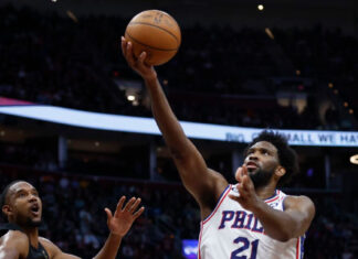 76ers se imponen a Cavaliers 118-109 con 36 puntos de Embiid