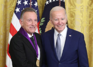 Biden premia a Springsteen y José Feliciano por su contribución a las artes