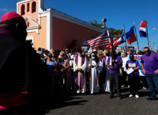 Cientos de personas recuerdan a los migrantes fallecidos en Puerto Rico