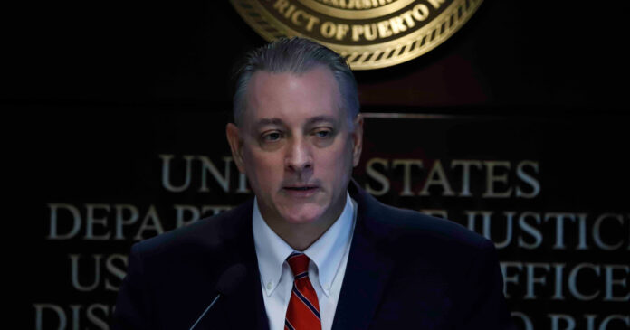 Condenan-a-30-meses-de-cárcel-a-funcionario-de-Puerto-Rico-por-corrupción