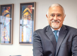 El puertorriqueño Luis Zayas aborda el «sufrimiento existencial» de la migración