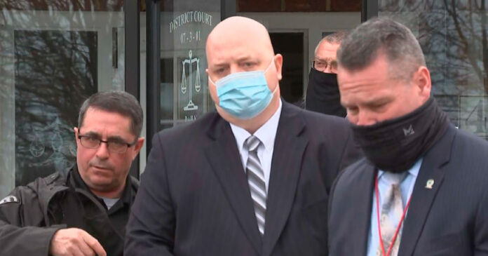 Ex-officer-sentenced-in-abuse-of-teenagers-in-drug-program