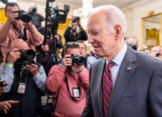 Las armas de asalto, la obsesión de Joe Biden que sigue segando vidas en EE. UU.