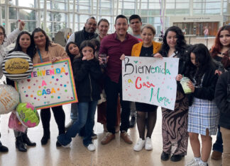 Madre deportada regresa a EE. UU. tras quince años de ser separada de sus hijos