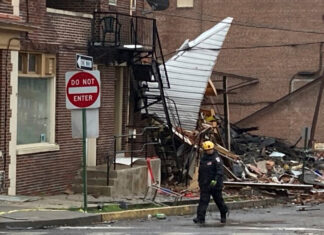 Identifican a los 7 muertos en incendio de una fábrica de chocolate en Reading PA