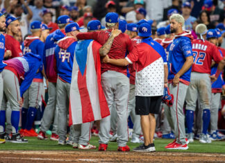 Puerto Rico sigue festejando el triunfo, pero preocupado por Edwin Díaz