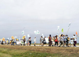 Trabajadores agrícolas marchan para pedir fin de esclavitud moderna