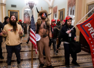 Trump graba una canción con los presos del asalto al Capitolio