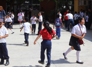 Las escuelas abren sus puertas a niños migrantes en las fronteras de México