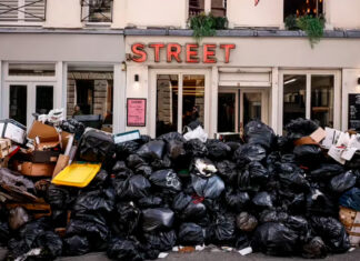 La basura se convierte en un símbolo de protesta en París