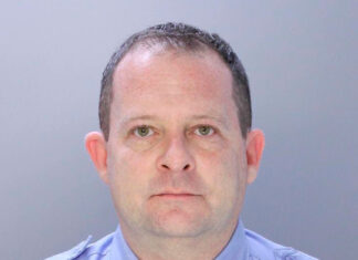 Buscan a más víctimas de exoficiales en Filadelfia