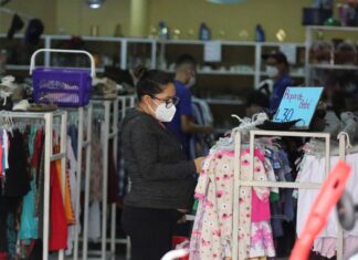 Comprar ropa usada puede reducir el impacto de la contaminación de la industria textil