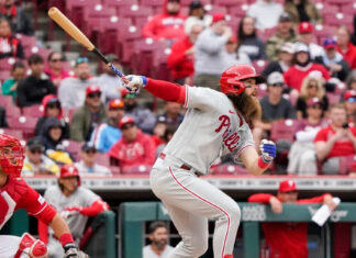 Filis anotan 9 en el 1er inning y arrasan 14-3 a Rojos