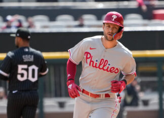 Filis vencen a Medias Blancas; jonrones de Turner y Marsh