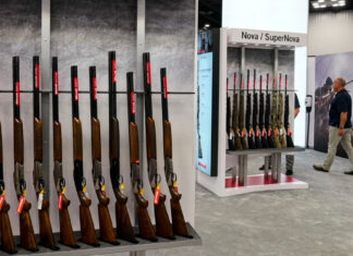 La NRA muestra su poder, pero crece el rechazo por tiroteos