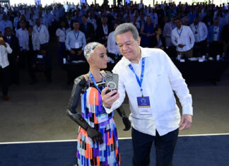 La robot Sophia protagoniza foro de inteligencia artificial en República Dominicana