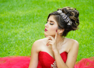 Se buscan vestidos para el baile de graduación