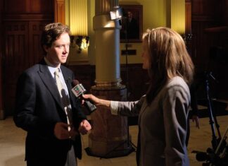 Candidatos latinos quedan fuera de contienda por la alcaldía de Denver