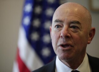 EE. UU. creará centros para tramitar casos de migrantes en Colombia y Guatemala