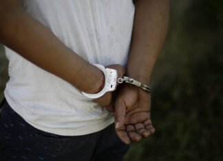 Arrestan a dos residentes de Vieques que transportaban 113 bloques de cocaína