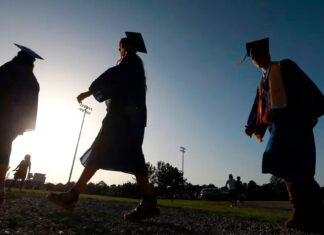 EE. UU: Vistazo a la condonación de deuda estudiantil para funcionarios públicos
