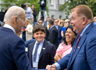 Pareja de empresarios latinos es reconocida por la Casa Blanca