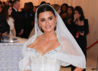 Penélope Cruz brilla en la alfombra de la Met Gala