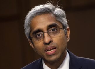 La soledad en EE. UU., un riesgo tan mortal como fumar, dice el cirujano general