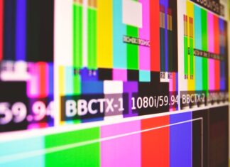 Sondeo: Estadounidenses culpan a medios de dividir al país