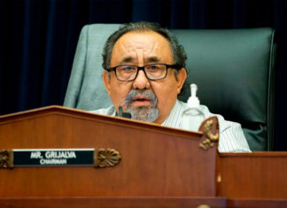 El congresista Grijalva busca apoyo para el proyecto de estatus político para Puerto Rico