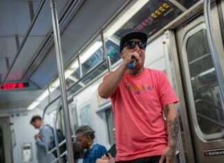 El hiphop ha pasado en 50 años de arte marginal a reclamo económico para el Bronx