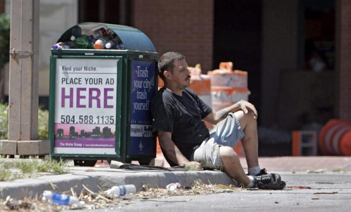 Houston acuerda limpiar vertederos ilegales que afectan a barrios latinos y afroamericanos