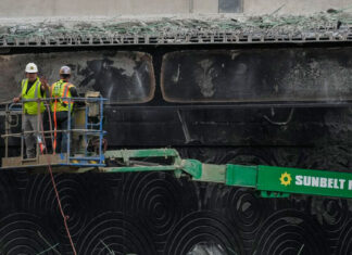 Pennsylvania using tons of recycled glass nuggets to rebuild collapsed Interstate 95