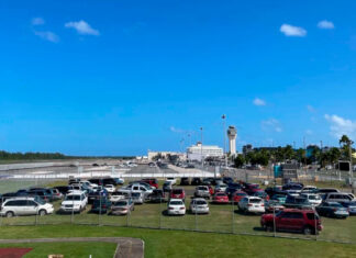 Puertorriqueños dejan EE. UU. para volver a la isla