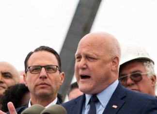 Responsabilizan a conductor de derrumbe en 1-95 en Filadelfia