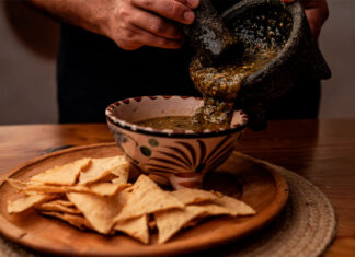 “Flaming Hot” la película, y ¿qué pasa con los nachos?