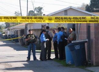 Un hombre a bordo de un ciclomotor tirotea a varias personas en Nueva York