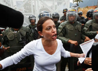 Veto del gobierno venezolano a su vieja enemiga pone el foco en las primarias de la oposición