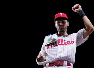 Harper y Turner aportan vuelacercas a triunfo de Filis sobre Reales