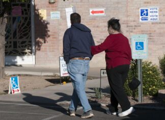 El Comité Nacional Demócrata dice que no da por sentado el voto latino