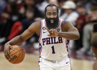 La NBA multa a Harden con 100.000 dólares tras llamar «mentiroso» al presidente de Sixers